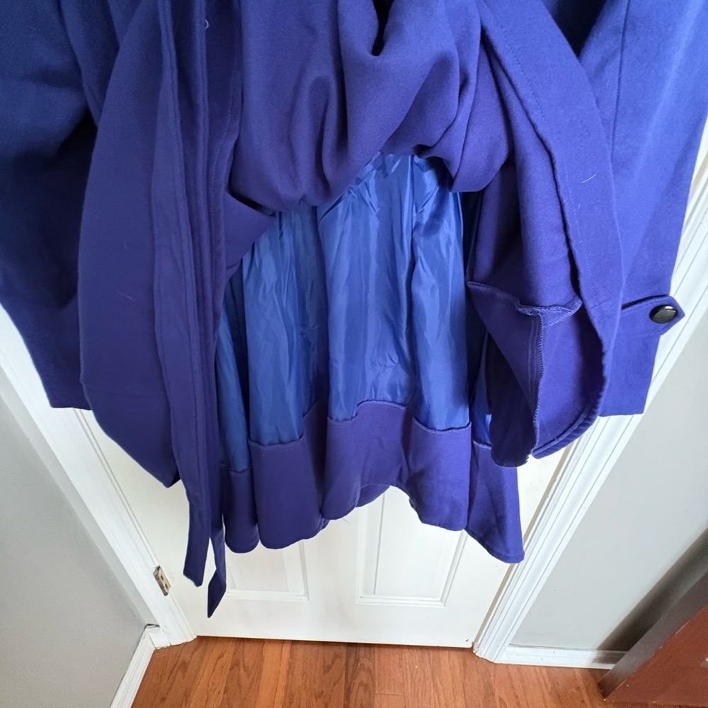 Beautiful royal blue coat, peplum double tail - Picture 5 of 5